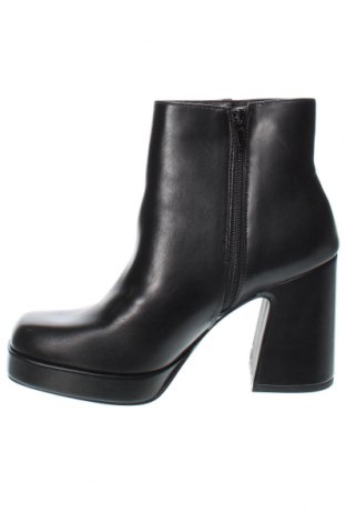 Dámské poltopánky Steve Madden, Veľkosť 38, Farba Čierna, Cena  82,03 €