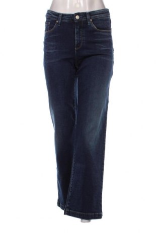Дамски дънки Armani Jeans, Размер S, Цвят Син, Цена 61,65 лв.