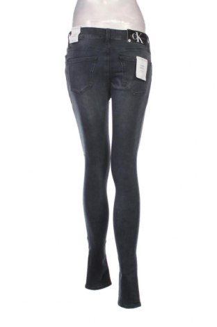 Дамски дънки Calvin Klein Jeans, Размер S, Цвят Син, Цена 156,00 лв.