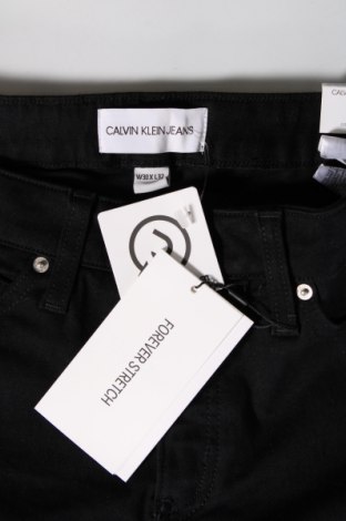 Дамски дънки Calvin Klein Jeans, Размер M, Цвят Черен, Цена 93,60 лв.