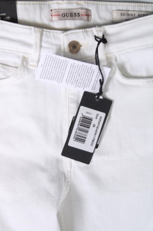 Γυναικείο Τζίν Guess, Μέγεθος S, Χρώμα Λευκό, Τιμή 48,76 €