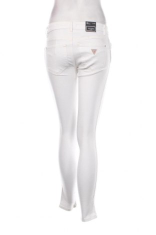 Damen Jeans Guess, Größe S, Farbe Weiß, Preis 88,66 €