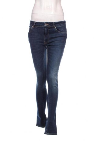 Damen Jeans Guido Maria Kretschmer for About You, Größe M, Farbe Blau, Preis 12,94 €