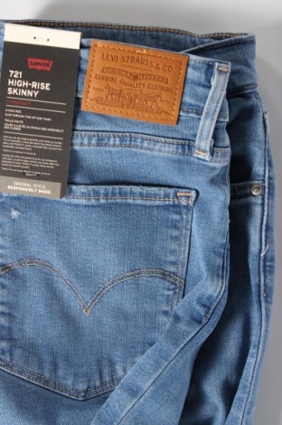 Γυναικείο Τζίν Levi's, Μέγεθος S, Χρώμα Μπλέ, Τιμή 16,85 €