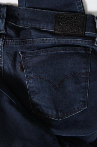 Γυναικείο Τζίν Levi's, Μέγεθος M, Χρώμα Μπλέ, Τιμή 21,49 €