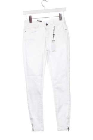 Damen Jeans Noisy May, Größe XS, Farbe Weiß, Preis 12,33 €