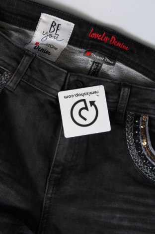 Damen Jeans Street One, Größe L, Farbe Grau, Preis € 5,14