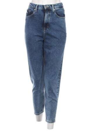 Дамски дънки Tommy Jeans, Размер S, Цвят Син, Цена 112,20 лв.
