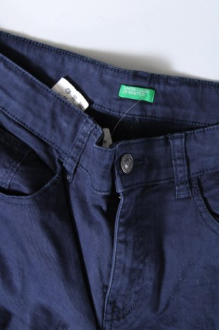 Damskie jeansy United Colors Of Benetton, Rozmiar M, Kolor Niebieski, Cena 94,38 zł