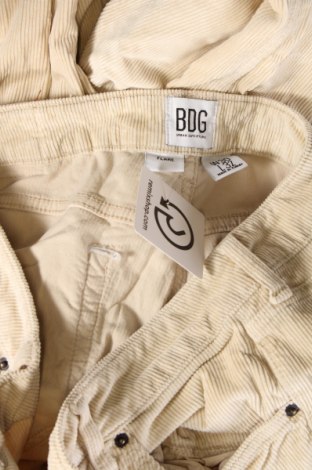Дамски джинси BDG, Размер L, Цвят Екрю, Цена 41,00 лв.