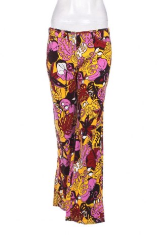 Pantaloni de velvet de femei O'neill, Mărime M, Culoare Multicolor, Preț 298,79 Lei