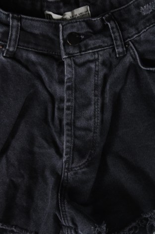 Pantaloni scurți de femei, Mărime S, Culoare Gri, Preț 48,47 Lei