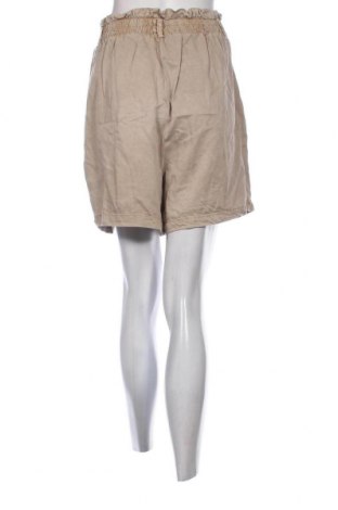 Дамски къс панталон, Размер M, Цвят Бежов, Цена 19,55 лв.