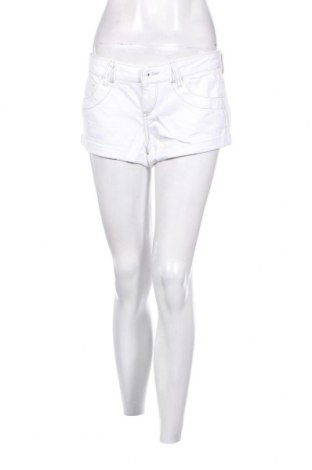 Γυναικείο κοντό παντελόνι, Μέγεθος L, Χρώμα Λευκό, Τιμή 5,55 €