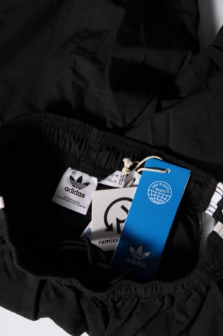 Дамски къс панталон Adidas Originals, Размер XXS, Цвят Черен, Цена 15,40 лв.