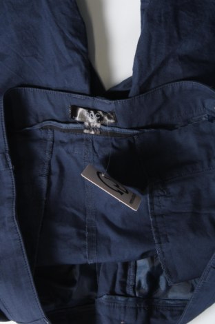 Дамски къс панталон Bpc Bonprix Collection, Размер L, Цвят Син, Цена 19,55 лв.
