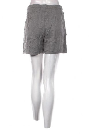 Дамски къс панталон Buffalo, Размер XL, Цвят Сив, Цена 77,00 лв.