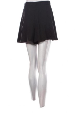 Γυναικείο κοντό παντελόνι Edited, Μέγεθος S, Χρώμα Μαύρο, Τιμή 8,33 €