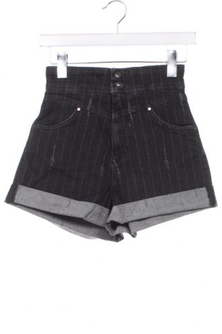 Γυναικείο κοντό παντελόνι Guess, Μέγεθος XS, Χρώμα Γκρί, Τιμή 31,24 €