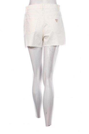 Дамски къс панталон Guess, Размер M, Цвят Бял, Цена 101,00 лв.