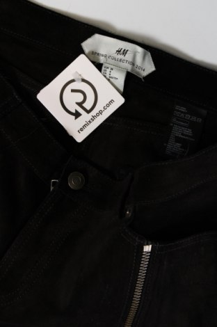 Дамски къс панталон H&M, Размер M, Цвят Черен, Цена 15,20 лв.