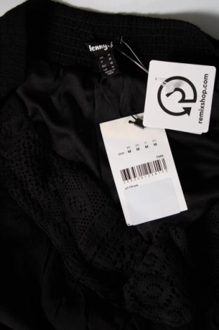 Γυναικείο κοντό παντελόνι Jennyfer, Μέγεθος M, Χρώμα Μαύρο, Τιμή 3,52 €