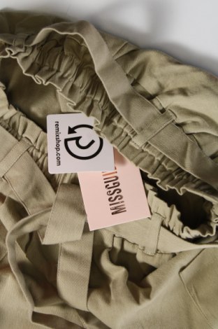Pantaloni scurți de femei Missguided, Mărime M, Culoare Verde, Preț 101,97 Lei