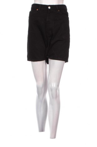 Γυναικείο κοντό παντελόνι Monki, Μέγεθος S, Χρώμα Μαύρο, Τιμή 20,62 €