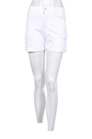 Pantaloni scurți de femei Moon Girl, Mărime M, Culoare Alb, Preț 64,92 Lei