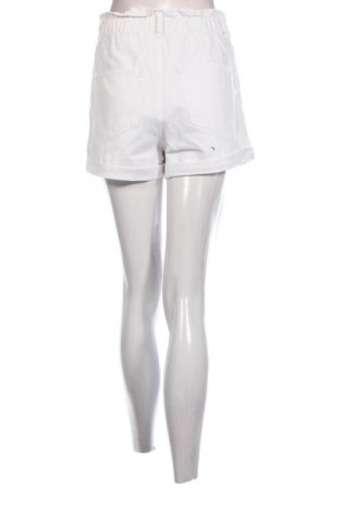 Дамски къс панталон NA-KD, Размер S, Цвят Бял, Цена 77,00 лв.