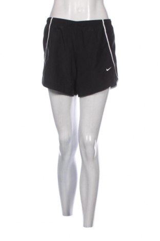 Γυναικείο κοντό παντελόνι Nike, Μέγεθος XL, Χρώμα Μαύρο, Τιμή 17,00 €