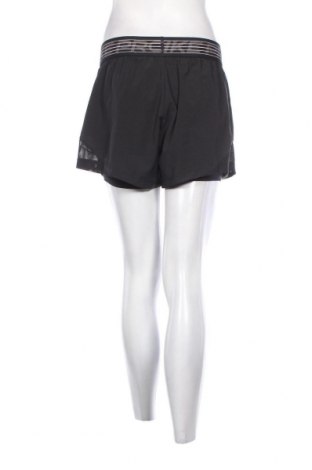 Pantaloni scurți de femei Nike, Mărime S, Culoare Negru, Preț 111,84 Lei