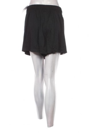 Γυναικείο κοντό παντελόνι Nike, Μέγεθος XL, Χρώμα Μαύρο, Τιμή 39,69 €