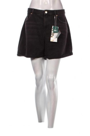 Дамски къс панталон ONLY, Размер XL, Цвят Черен, Цена 46,92 лв.