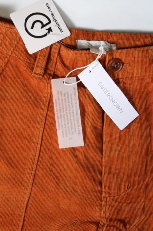 Дамски къс панталон Outerknown, Размер S, Цвят Оранжев, Цена 58,40 лв.