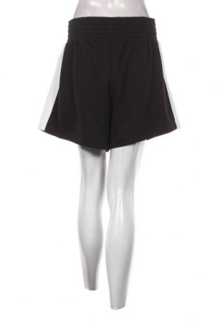 Damen Shorts PUMA, Größe L, Farbe Schwarz, Preis € 39,69