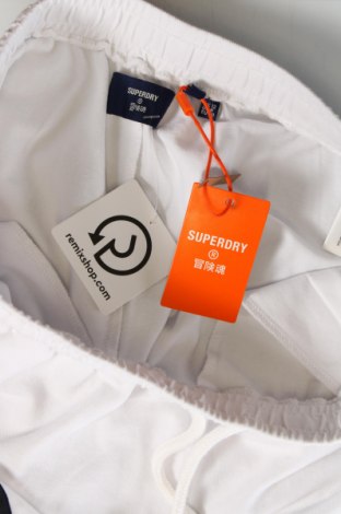 Γυναικείο κοντό παντελόνι Superdry, Μέγεθος M, Χρώμα Λευκό, Τιμή 16,67 €