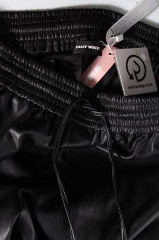 Дамски къс панталон Tally Weijl, Размер L, Цвят Черен, Цена 31,00 лв.