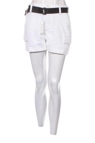 Γυναικείο κοντό παντελόνι Tally Weijl, Μέγεθος M, Χρώμα Λευκό, Τιμή 15,98 €