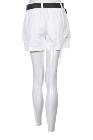 Дамски къс панталон Tally Weijl, Размер M, Цвят Бял, Цена 31,00 лв.