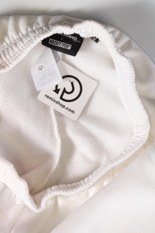 Γυναικείο κοντό παντελόνι UNFOLLOWED x ABOUT YOU, Μέγεθος M, Χρώμα Λευκό, Τιμή 39,69 €