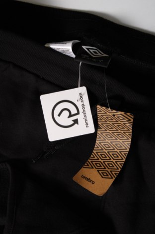 Дамски къс панталон Umbro, Размер L, Цвят Черен, Цена 15,40 лв.
