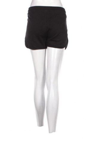 Γυναικείο κοντό παντελόνι Umbro, Μέγεθος L, Χρώμα Μαύρο, Τιμή 11,91 €