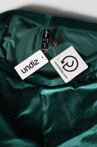Дамски къс панталон Undiz, Размер L, Цвят Зелен, Цена 11,55 лв.