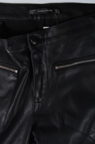 Дамски кожен панталон Zara Trafaluc, Размер M, Цвят Черен, Цена 12,16 лв.