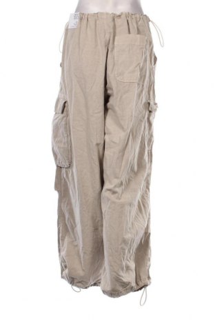 Pantaloni de femei BDG, Mărime M, Culoare Bej, Preț 305,92 Lei