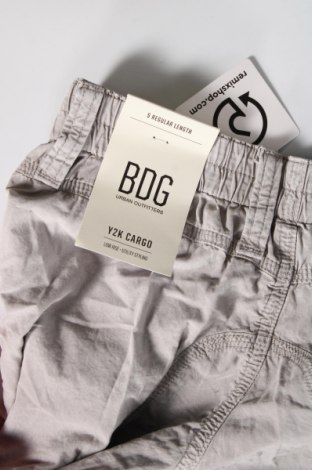 Γυναικείο παντελόνι BDG, Μέγεθος S, Χρώμα Γκρί, Τιμή 47,94 €