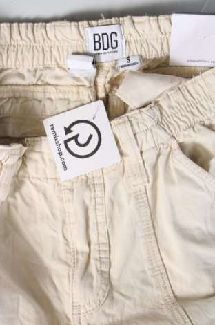 Дамски панталон BDG, Размер S, Цвят Бежов, Цена 20,46 лв.
