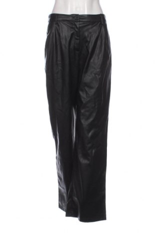 Дамски панталон Bershka, Размер L, Цвят Черен, Цена 29,00 лв.