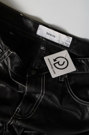 Pantaloni de femei Bershka, Mărime L, Culoare Negru, Preț 35,29 Lei